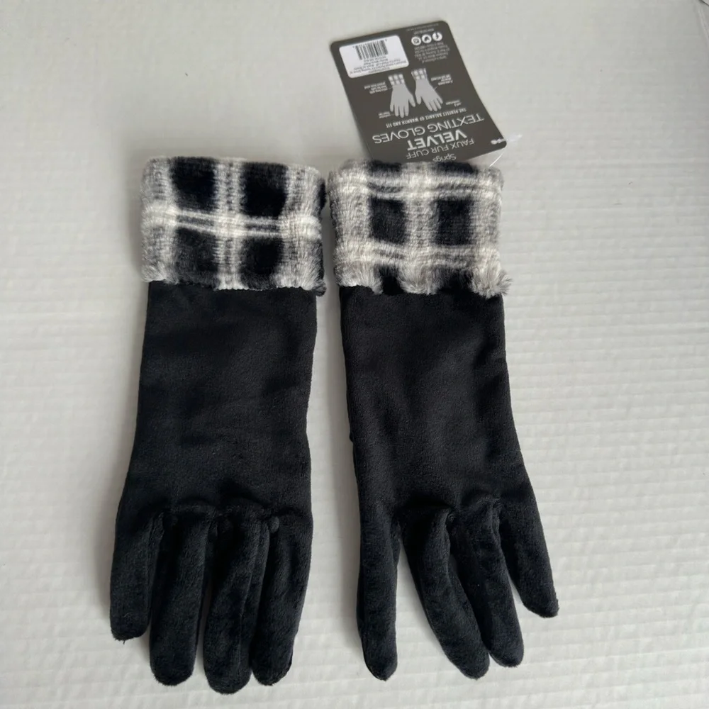Sprigs || Woman’s Faux fur Cuff Velvet texting Black and white Plaid Gloves OSFM